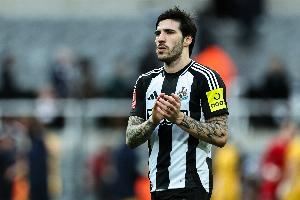 伊萨克前车之鉴❗电讯报：纽卡想续约托纳利，但薪资结构成问题