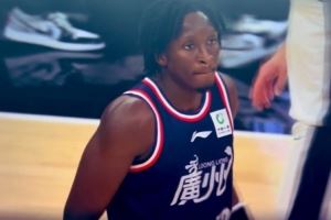 媒体人：奥拉迪波重新站在球场上 33岁的苦曼巴还有球队给机会吗