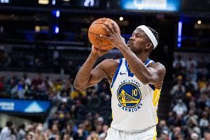  穆迪下半场代替巴特勒首发 后者赛前曾因下背部酸痛出战成疑