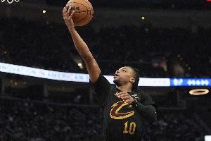  找找感觉！加兰首秀半场出战14分钟 8中3&三分5中2拿8分2板3助