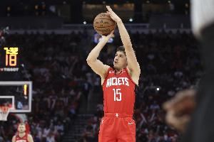  4抢断平个人赛季纪录！谢泼德12中5拿到13分3板3助 三分9中3