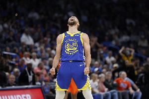  廉颇老矣 尚能饭否？？库里3天内2战马刺 合计轰了95分！