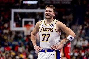  夸梅：东契奇进攻还行防守太差 如果超巨可以没有防守那当我没说