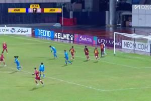  武汉女足错失梦幻开局！对手开场47秒手球送点，马君罚失