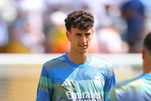  拉蒙：是小法的一通电话让我决定加盟科莫 最喜欢的中卫是米利唐