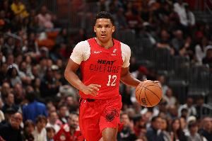  鲍威尔：德鲁·史密斯替补稳定力量 总能合适时间出现在正确位置